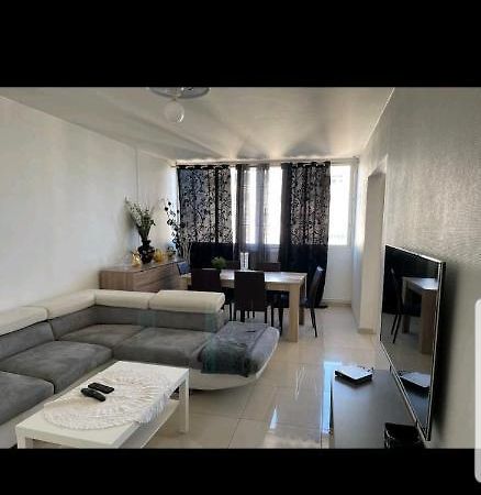 Appartement Laurent Bonnevay Villeurbanne Extérieur photo